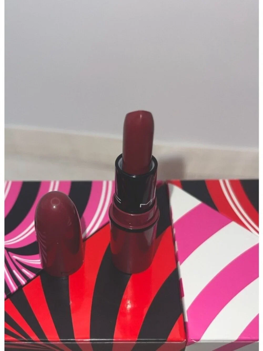MAC Mini Lipstick Diva Matte A21 Deep Plum Vampy Travel Size